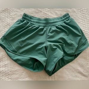 Lululemon hottie hot short 4” size 6